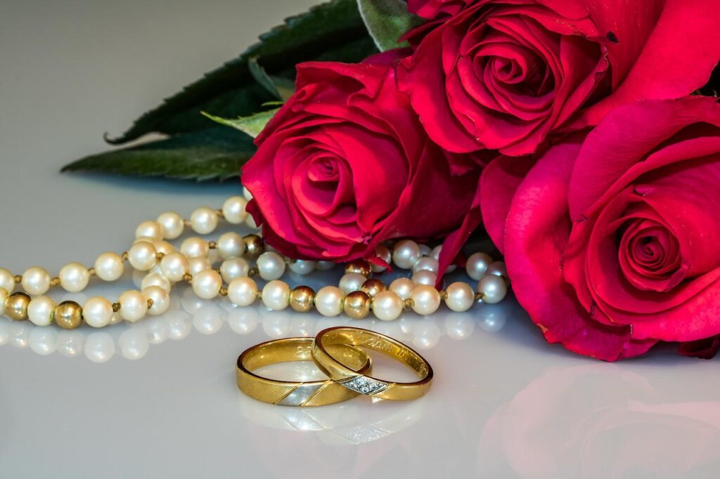 wedding rings, rings, gold rings-2252438.jpg